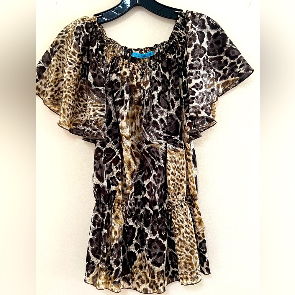 NWT Alice & Olivia Top •Size Small • Animal Print •